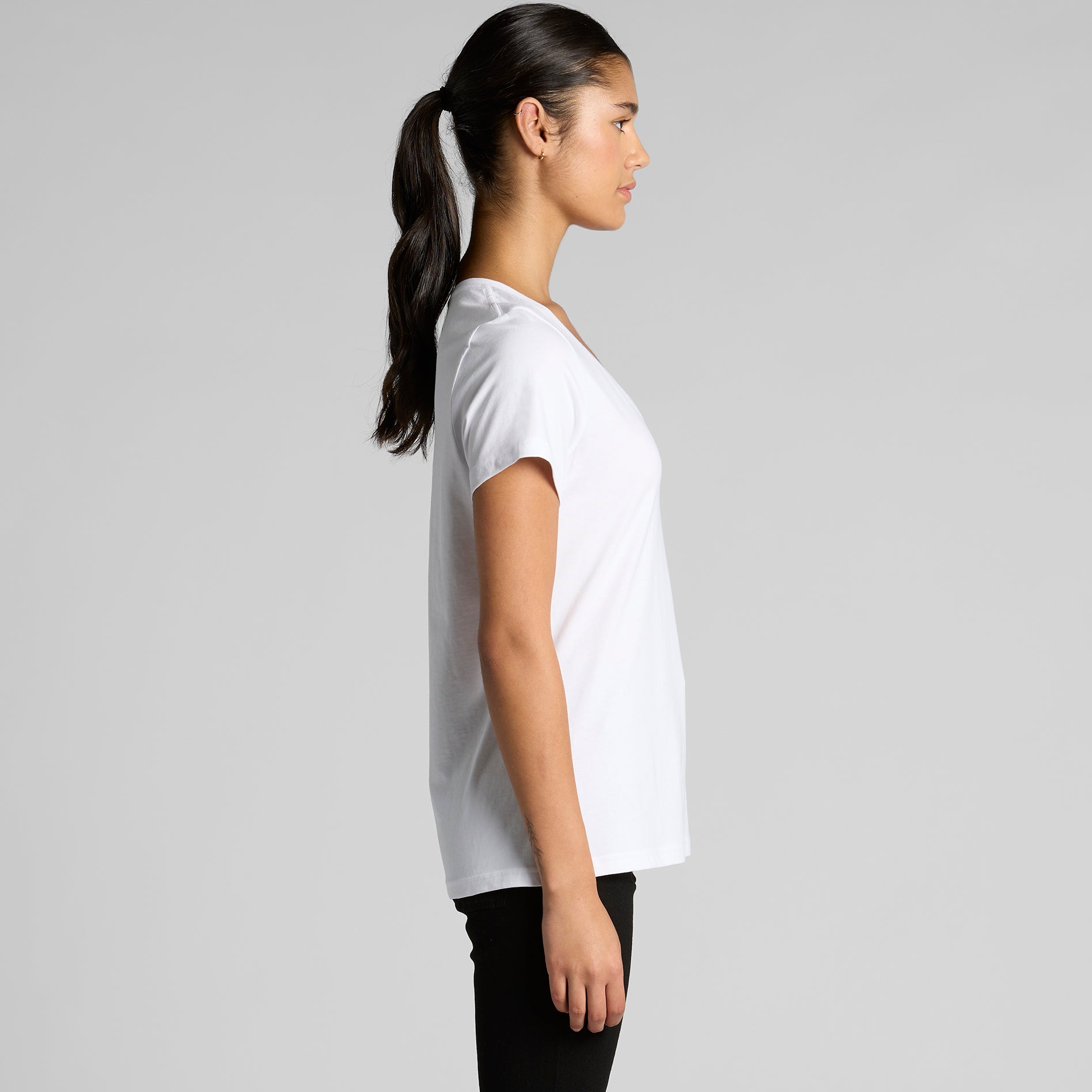 4023 WOS MAPLE V NECK TEE